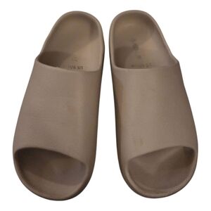 Woman's Tan Slide Sandals